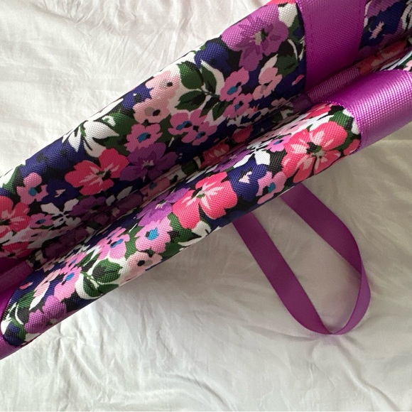 NWT VERA BRADLEY COOLER TOTE NEW FLOWERS - Picture 9 of 9
